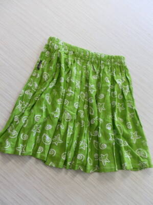 Dívčí zelená sukně